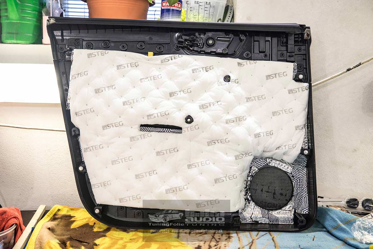 SKODA-KAMIQ-Ground-Zero-reproduktory-EVOTEC-tlmenie-odhlucnenie-4559